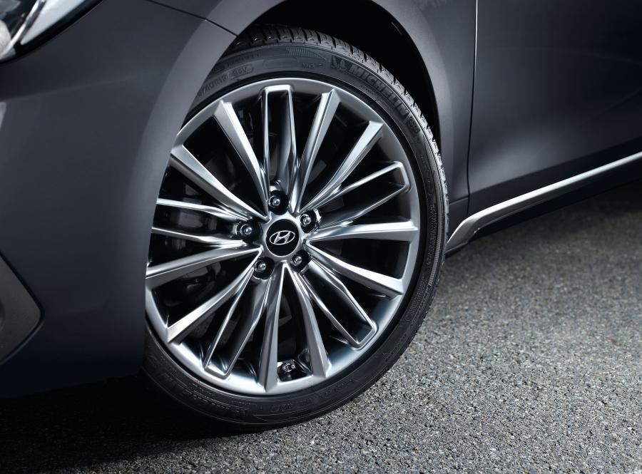 Колеса Hyundai Grandeur (IG) 2016 года  (фото 12 из 17)